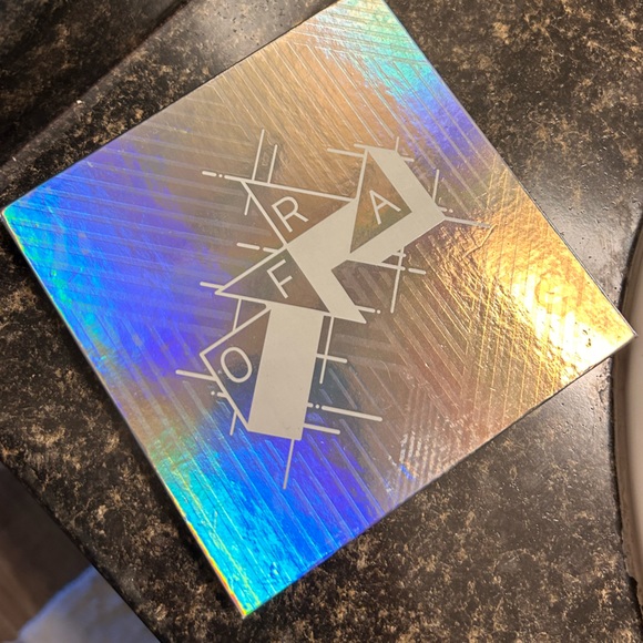 Ofra Palette - Picture 2 of 2